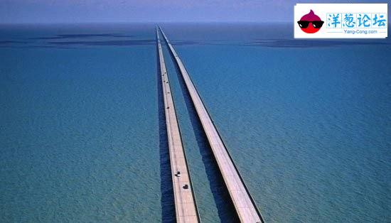 世界上最长的桥第五名：世界最长湖桥：庞恰特雷恩湖堤道，美国路易斯安那州 全长：23.87英里(38.4公里)