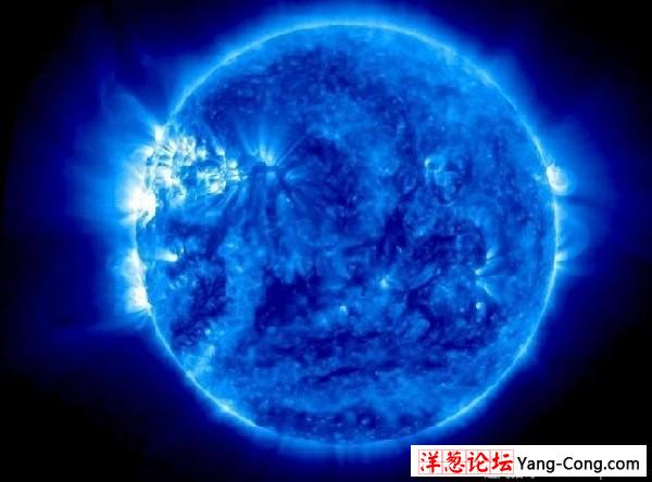 NASA航天器特定波长捕捉“蓝色”太阳(1)
