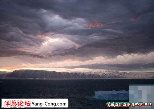 惊恐的风暴云：格陵兰上空惊现世界终结的景象