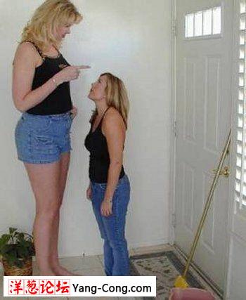 图解世界惊奇女巨人:14岁少女身高2.06米(组图)
