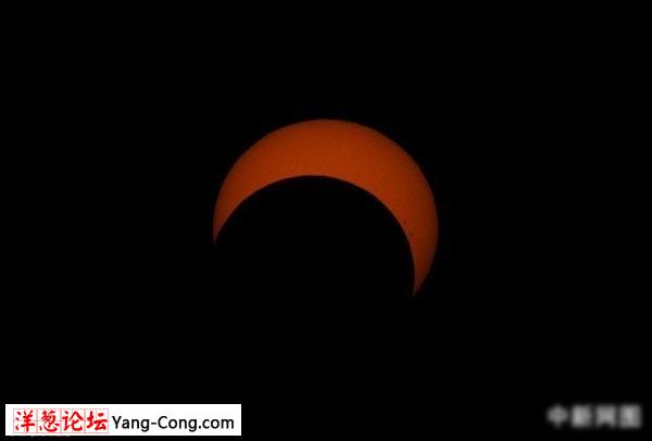 图为1月15日北京时间16:38拍摄到的太阳。中新网记者 金硕 摄