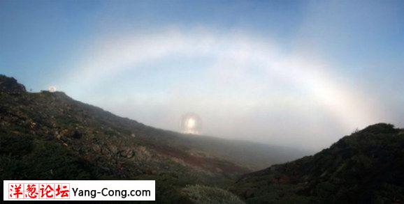 欣赏西班牙加那利群岛上壮美的雾虹景观(组图)