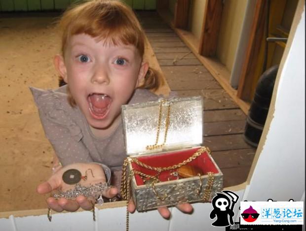 7岁女孩发现神秘宝箱，打开后全家人都惊呆了！(5)