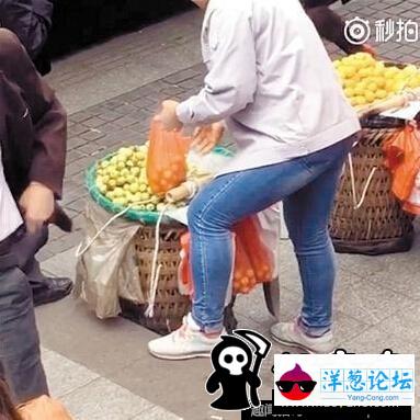 小贩掉包水果视频网络热传 外国网友：这就是中国(4)