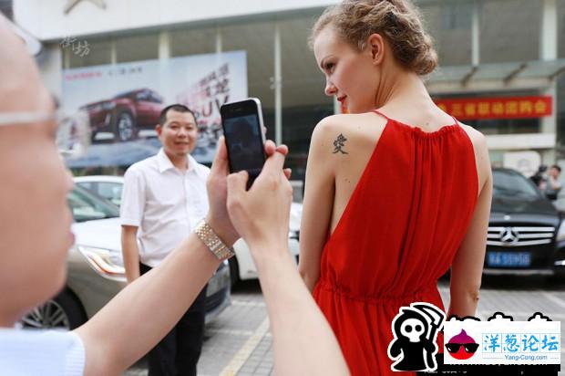 乌克兰女孩的中国式交易 直播隆胸过程(1)