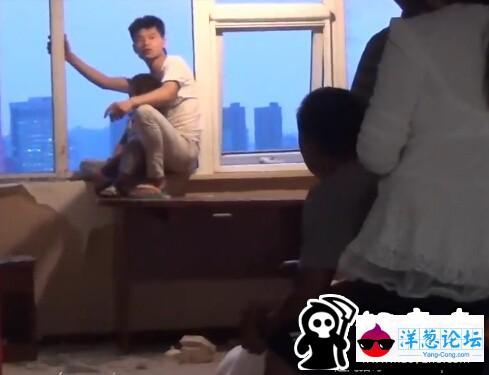 郑州男子腰上绑孩子跳楼 疑因查出孩子非亲生(7)