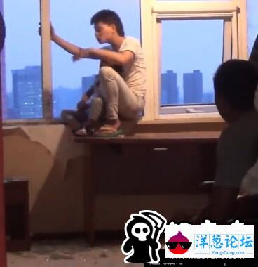 郑州男子腰上绑孩子跳楼 疑因查出孩子非亲生(8)