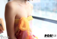 【ROSI写真】第120期_短裙长腿20P_模特佳佳